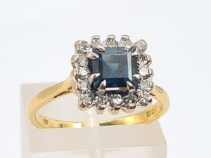 7448: Vintage: 18ct Gold Princess Cut Blue Sapphire 16 Diamonds Square Set Ring- Hallmarked London 1968