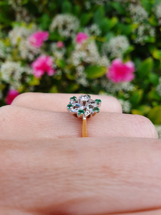 6066 Vintage: 18ct Gold 6 Emeralds 7 Brilliant Cut Diamonds Cluster Ring