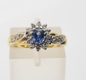 7462: Vintage: 18ct Gold French Blue Sapphire 18 Diamonds Dress Ring- fine example