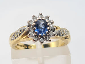 7462: Vintage: 18ct Gold French Blue Sapphire 18 Diamonds Dress Ring- fine example