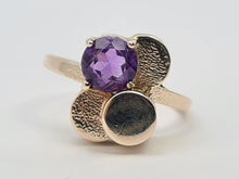 Load image into Gallery viewer, 7421: Vintage: Abstract 9ct Gold Purple Amethyst Cocktail Ring-eclectic, eye catcher
