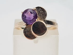 7421: Vintage: Abstract 9ct Gold Purple Amethyst Cocktail Ring-eclectic, eye catcher