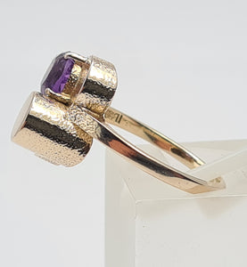 7421: Vintage: Abstract 9ct Gold Purple Amethyst Cocktail Ring-eclectic, eye catcher