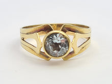 Load image into Gallery viewer, 7489: Vintage: Rare 14ct Gold Round Cut Blue Aquamarine Dress Ring- Dramatic set, lovely colours
