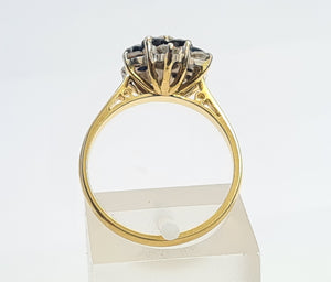 7498: Vintage: 18ct Gold 7 Sapphires 6 Diamonds (0.6ct) Diamonds Flower Head Ring- from 1978- 46 years old