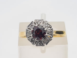 7509: Vintage Old 18ct Gold Platinum Set Garnet Diamonds Ring- Art Deco Design,