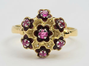 7476: Vintage; 18ct Gold 7 Rubies Floral Cluster Cocktail Ring- geometric set