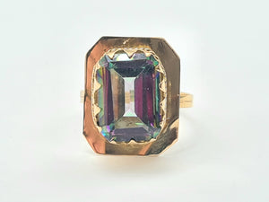 7070: Vintage: 18ct Gold Emerald Cut Mystic Topaz Cocktail Ring- lovely cut & colours