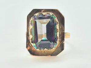 7070: Vintage: 18ct Gold Emerald Cut Mystic Topaz Cocktail Ring- lovely cut & colours