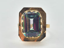 Cargar imagen en el visor de la galería, 7070: Vintage: 18ct Gold Emerald Cut Mystic Topaz Cocktail Ring- lovely cut &amp; colours
