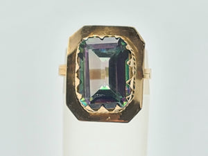 7070: Vintage: 18ct Gold Emerald Cut Mystic Topaz Cocktail Ring- lovely cut & colours
