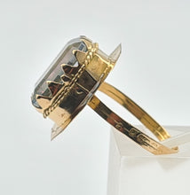 Cargar imagen en el visor de la galería, 7070: Vintage: 18ct Gold Emerald Cut Mystic Topaz Cocktail Ring- lovely cut &amp; colours
