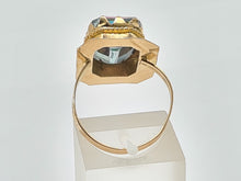 Cargar imagen en el visor de la galería, 7070: Vintage: 18ct Gold Emerald Cut Mystic Topaz Cocktail Ring- lovely cut &amp; colours
