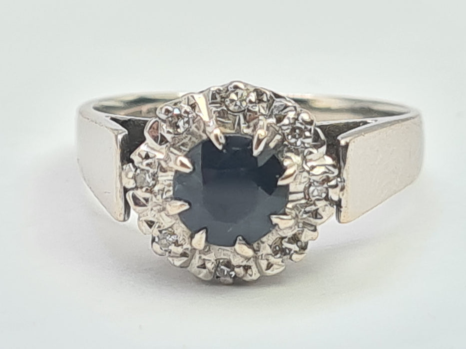 2904: Vintage: 18ct White Gold French Blue Sapphire Diamonds Target Ring- From 1980