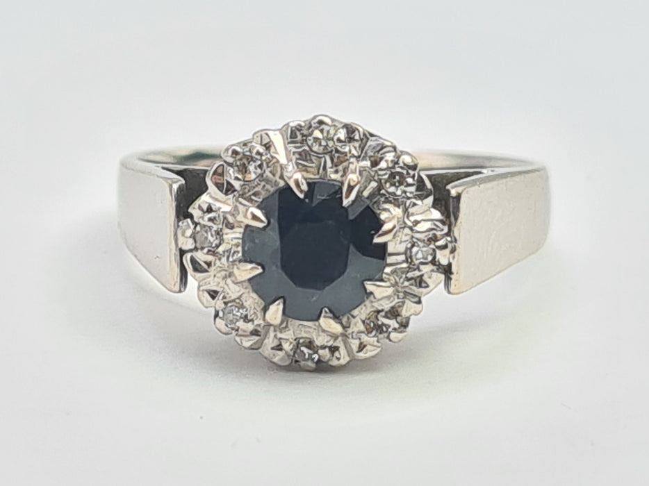 2904: Vintage: 18ct White Gold French Blue Sapphire Diamonds Target Ring- From 1980