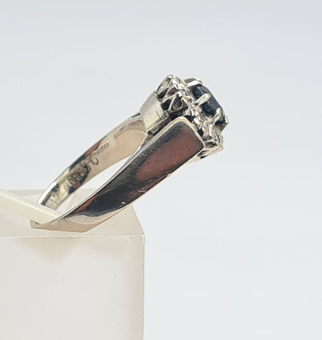 2904: Vintage: 18ct White Gold French Blue Sapphire Diamonds Target Ring- From 1980
