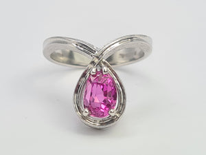 A7534: Vintage: 1977 - Fabulous 18ct White Gold Pear Cut Pink Sapphire Cocktail Ring- this is a substantial and sensational ring