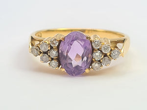 A7535:Vintage: 18ct Lilac Amethyst 12 Brilliant Cut Diamonds Ring= elegant, seductive, sparkling