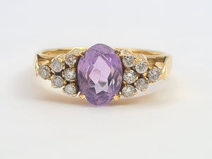 A7535:Vintage: 18ct Lilac Amethyst 12 Brilliant Cut Diamonds Ring= elegant, seductive, sparkling