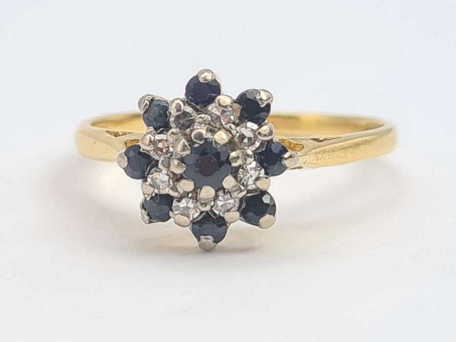 6163: Vintage: 18ct Gold Blue Sapphires Diamonds Cluster Ring- natural, sparkling beauty