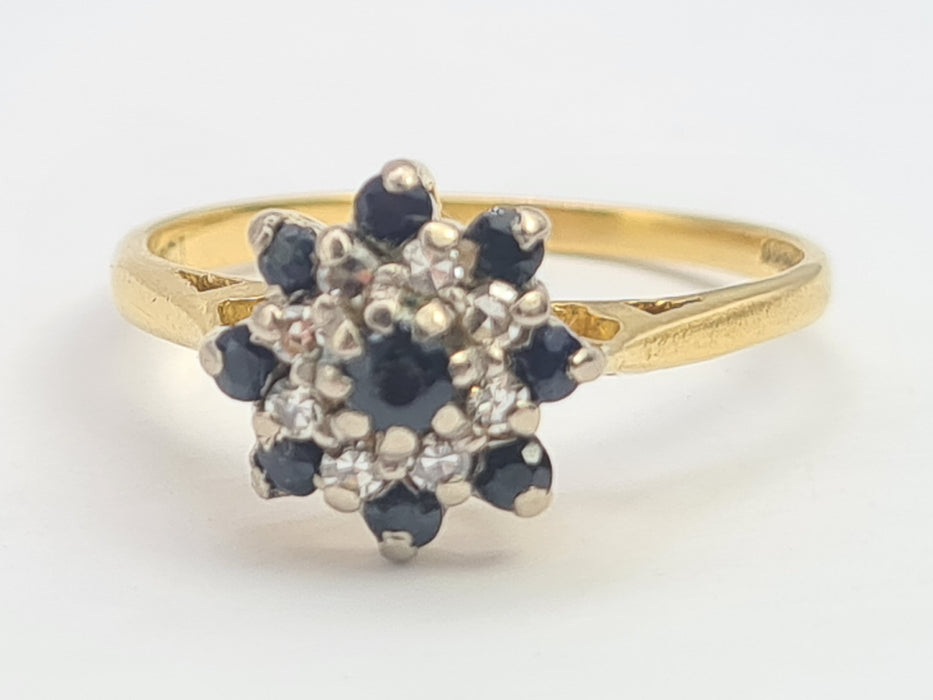 6163: Vintage: 18ct Gold Blue Sapphires Diamonds Cluster Ring- natural, sparkling beauty
