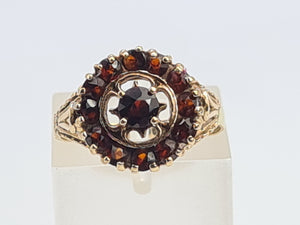 A7547:Vintage: (1976) 9ct Gold Garnets Geometric Set Cluster Ring- FAB at 48