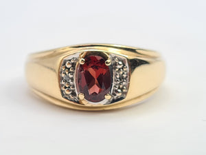 A7550: Vintage: Heavy 10ct Gold Almandine Garnet Diamonds Signet Ring- A fine example