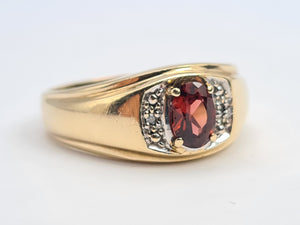 A7550: Vintage: Heavy 10ct Gold Almandine Garnet Diamonds Signet Ring- A fine example