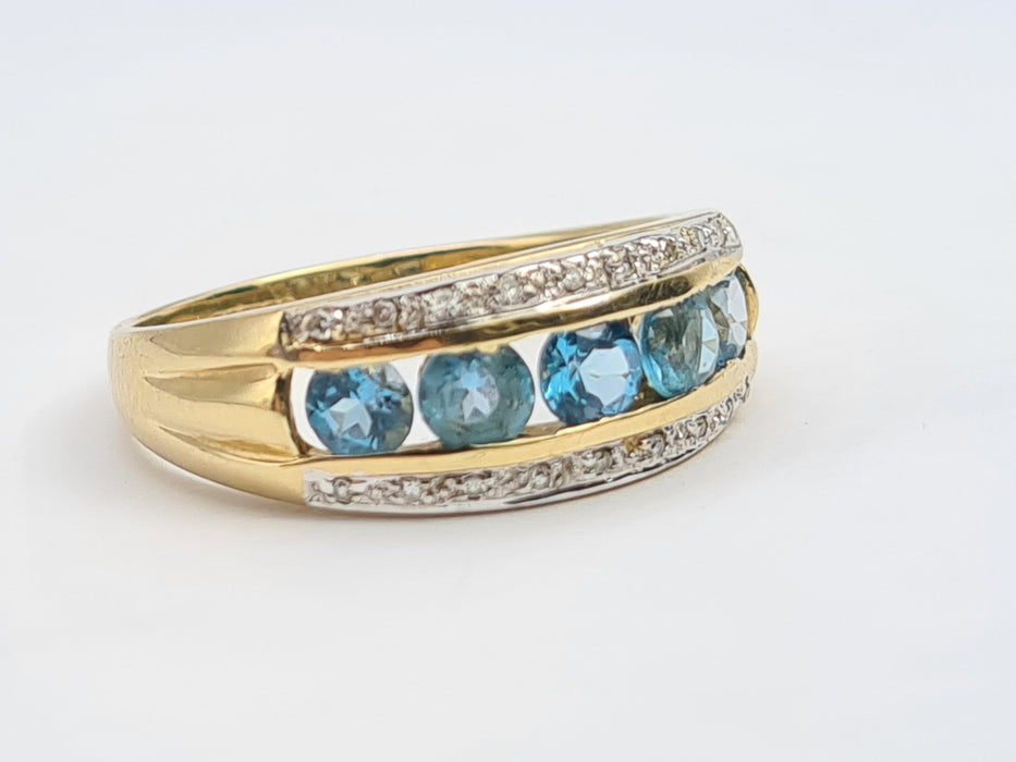 6164 Vintage: 9ct Gold 5 Swiss Blue Topaz 18 Diamonds Cocktail Ring- lovely combination, crisp eye candy