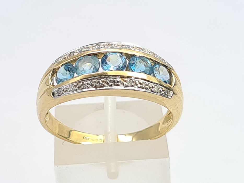 6164 Vintage: 9ct Gold 5 Swiss Blue Topaz 18 Diamonds Cocktail Ring- lovely combination, crisp eye candy