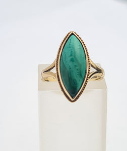 A7574:Vintage: (1969) 9ct Gold Green Marquise Malachite Ring- Hallmarked in London in 1969- FAB