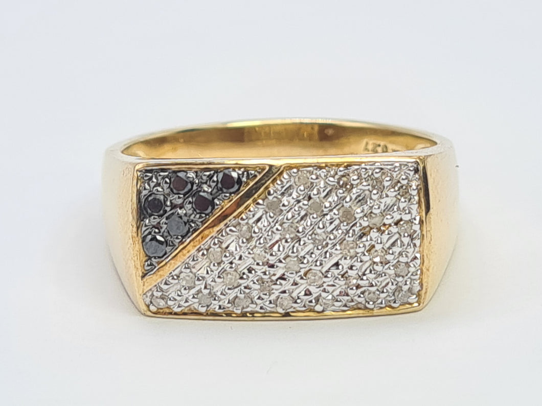 7579: Vintage: heavy 9ct Gold Black White Diamonds Signet Ring- sparkling statement