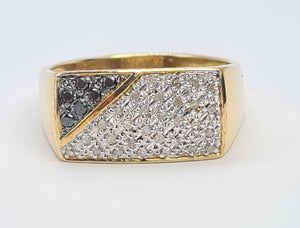 7579: Vintage: heavy 9ct Gold Black White Diamonds Signet Ring- sparkling statement