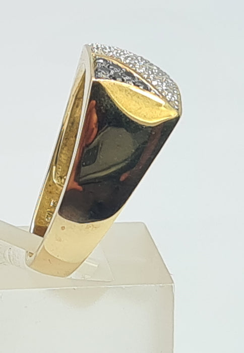 6106Vintage: Heavy 9ct Gold Black White Diamonds Signet Ring- sparkling statement
