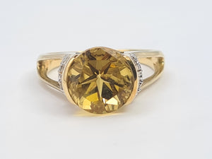 7610: Vintage: 9ct Gold Hypnotic Round Cut Yellow Citrine Diamonds Cocktail Ring.