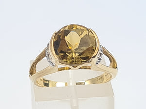 7610: Vintage: 9ct Gold Hypnotic Round Cut Yellow Citrine Diamonds Cocktail Ring.