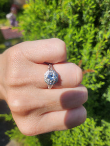 7614: Vintage: 18ct White Gold 0.98ct Full Round Cut Diamond & Diamonds Ring- S1 Clarity I/J colour - simply fabulous