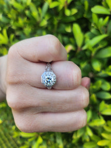 7614: Vintage: 18ct White Gold 0.98ct Full Round Cut Diamond & Diamonds Ring- S1 Clarity I/J colour - simply fabulous