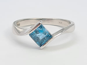 Vintage: 18ct Gold Swiss Blue Topaz Geometric Set Dress Ring