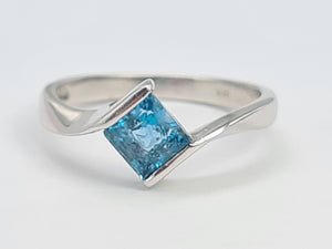 Vintage: 18ct Gold Swiss Blue Topaz Geometric Set Dress Ring