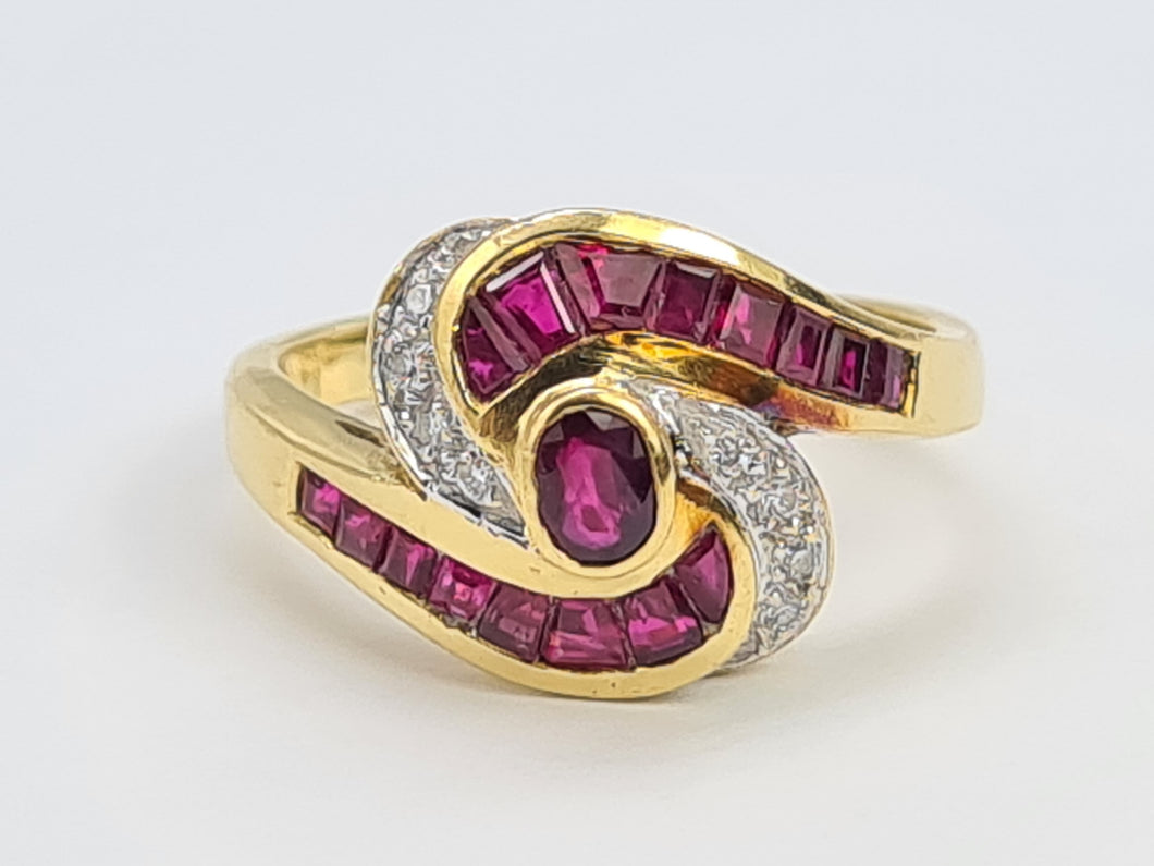 A7648: Vintage: Striking 18ct Gold Ruby Baguette Cut Diamonds Cocktail Ring- Mesmeric sparkle