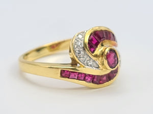 A7648: Vintage: Striking 18ct Gold Ruby Baguette Cut Diamonds Cocktail Ring- Mesmeric sparkle