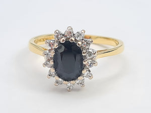 A7656: Vintage; 18ct Gold French Blue Sapphire 14 Diamonds Cluster Ring-neat, petite, sparkly