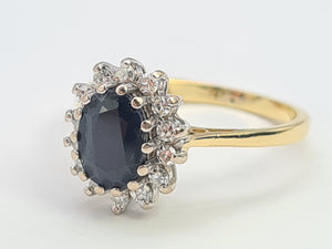 A7656: Vintage; 18ct Gold French Blue Sapphire 14 Diamonds Cluster Ring-neat, petite, sparkly