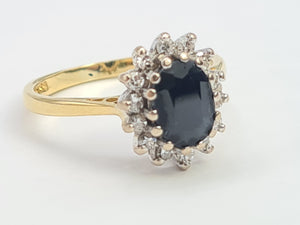 A7656: Vintage; 18ct Gold French Blue Sapphire 14 Diamonds Cluster Ring-neat, petite, sparkly