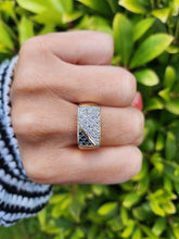 Load image into Gallery viewer, 7579: Vintage: heavy 9ct Gold Black White Diamonds Signet Ring- sparkling statement
