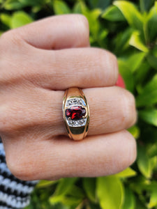 A7550: Vintage: Heavy 10ct Gold Almandine Garnet Diamonds Signet Ring- A fine example