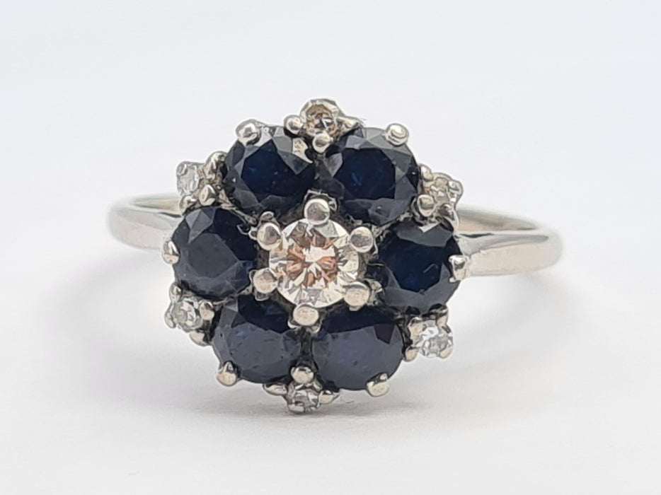 6089:Vintage Exceptional; 18ct White Gold French Blue Sapphires 7 Diamonds Flower Head Ring