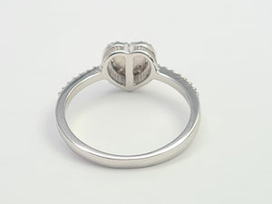 A7675: Vintage: 18ct White Gold Diamonds Encrusted Heart Shaped Ring- simply delightful