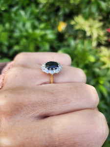 A7656: Vintage; 18ct Gold French Blue Sapphire 14 Diamonds Cluster Ring-neat, petite, sparkly